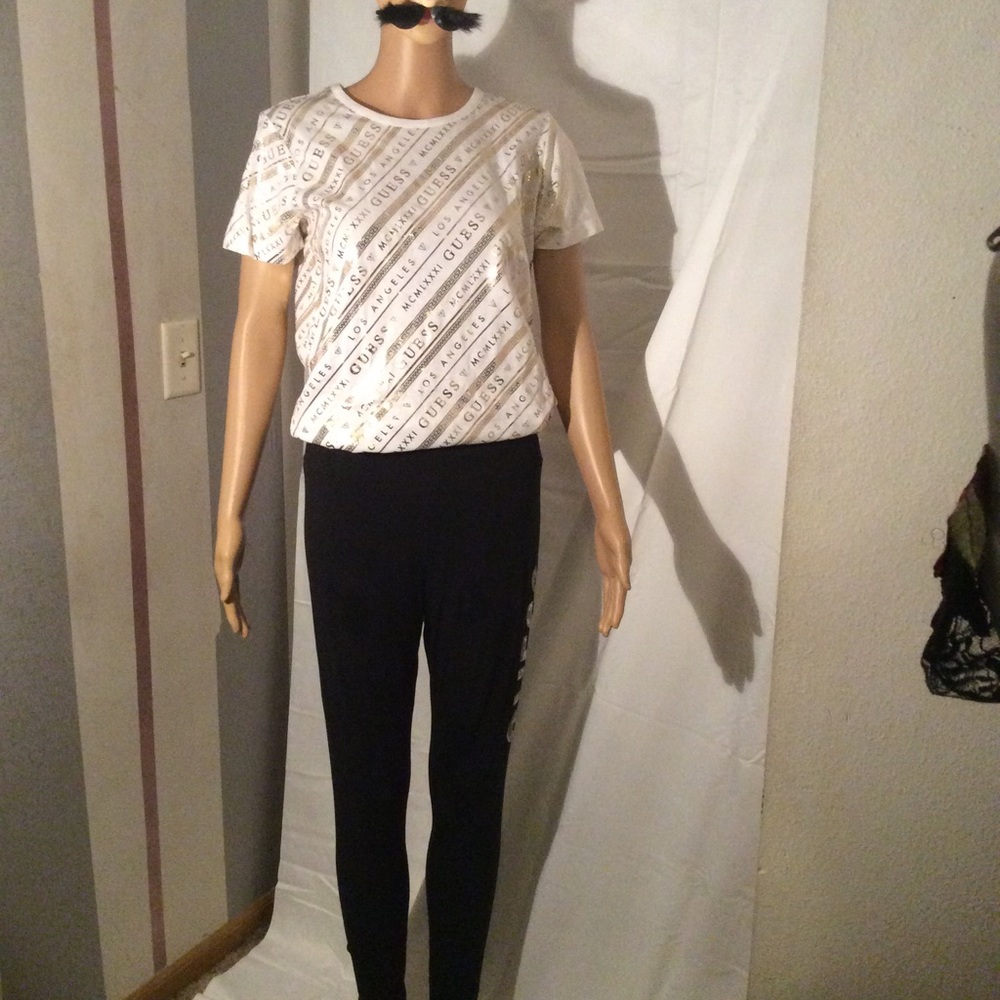 NWOT guess T-shirt and matching leggings
